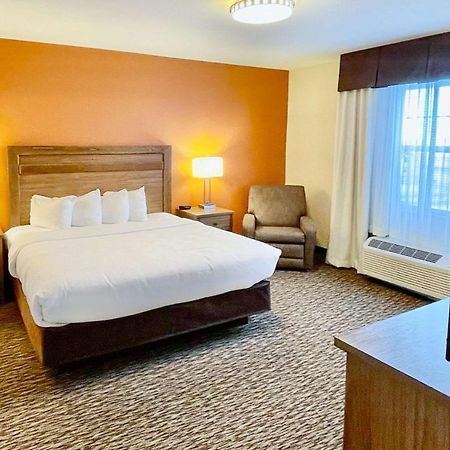 เมนสเตย์ สวีท อีเวนท์ เซ็นเตอร์ Hotel Watford City ภายนอก รูปภาพ