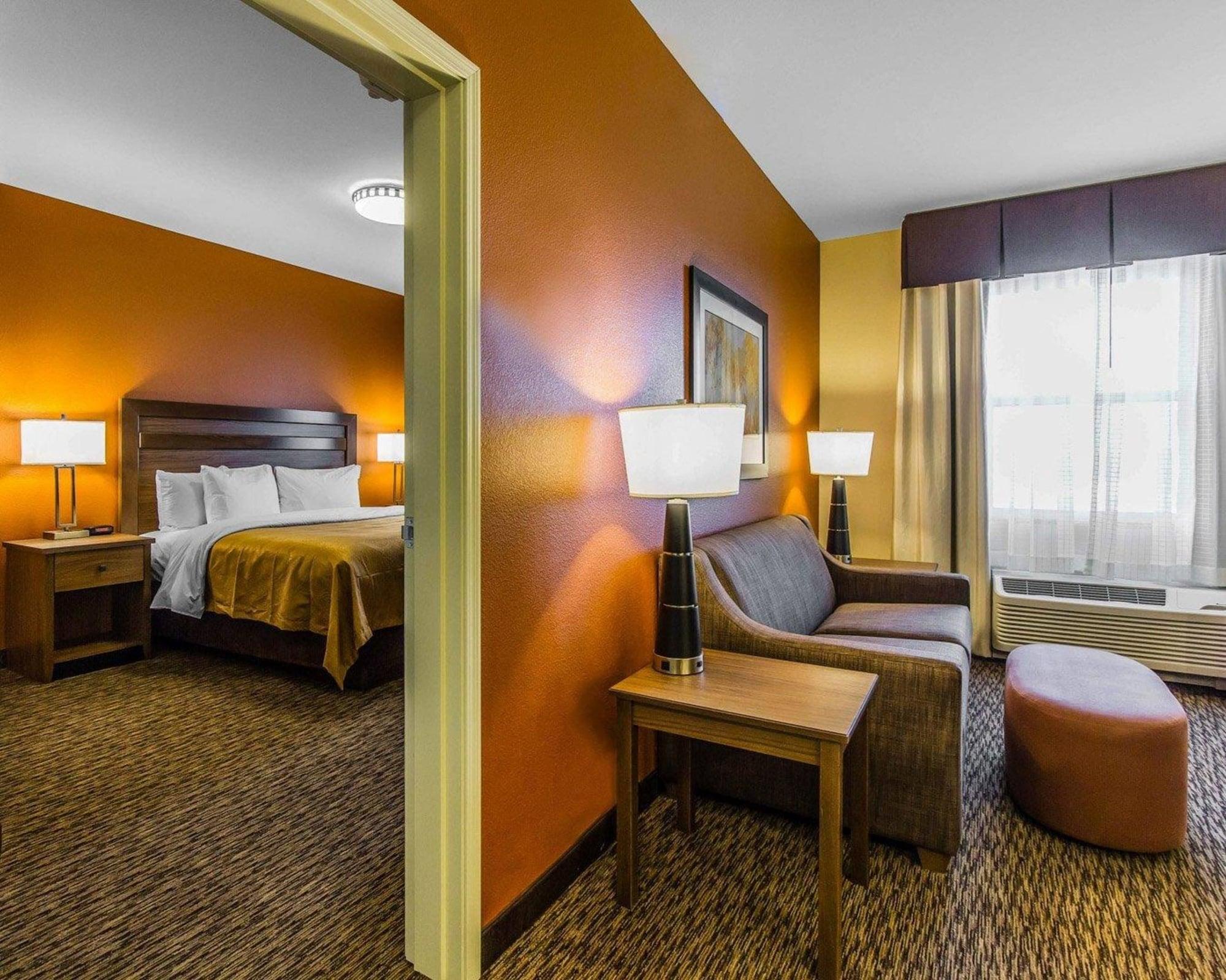 เมนสเตย์ สวีท อีเวนท์ เซ็นเตอร์ Hotel Watford City ภายนอก รูปภาพ