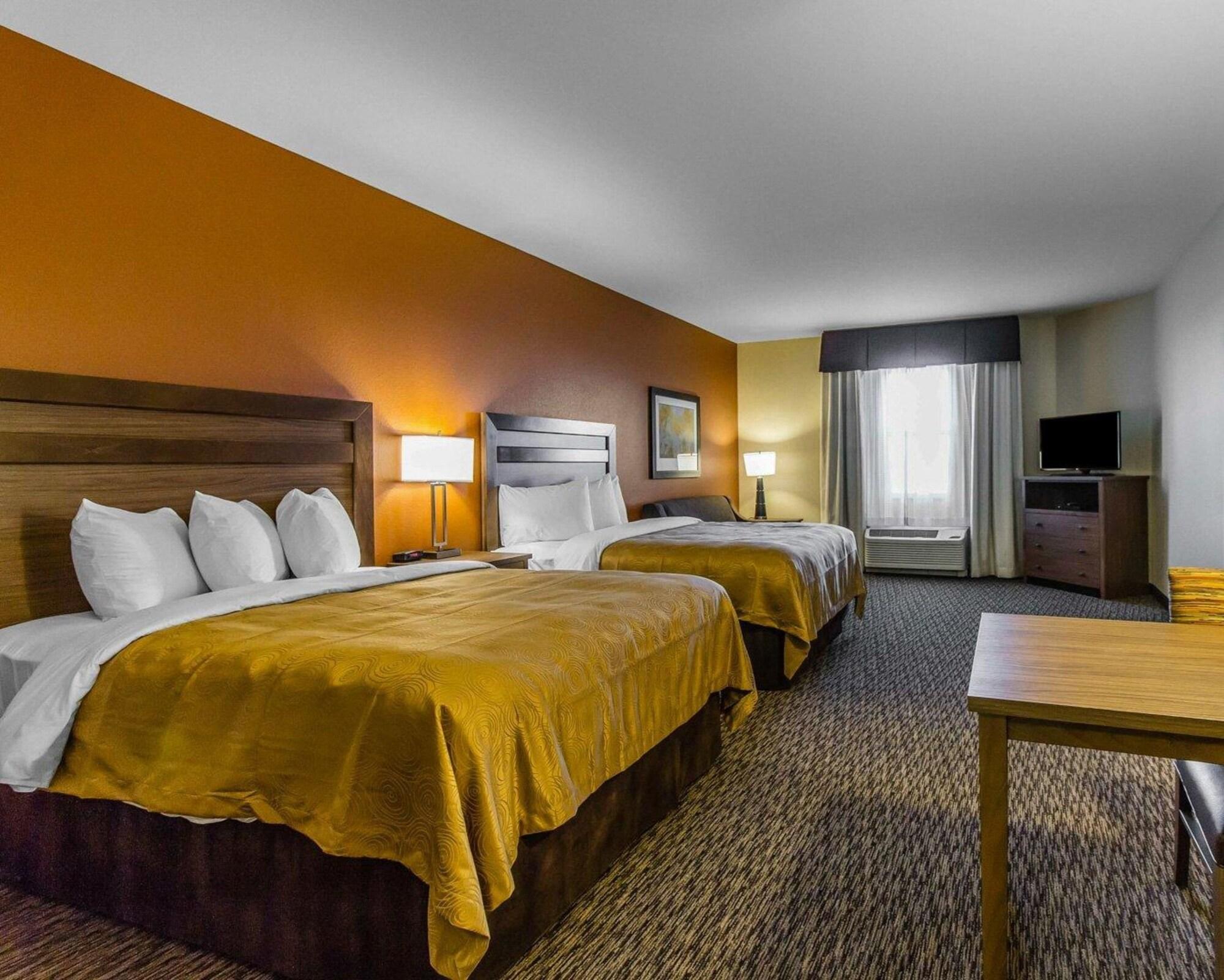 เมนสเตย์ สวีท อีเวนท์ เซ็นเตอร์ Hotel Watford City ภายนอก รูปภาพ