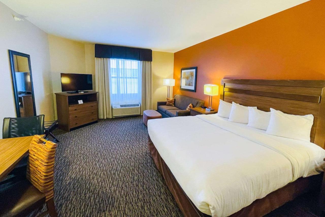 เมนสเตย์ สวีท อีเวนท์ เซ็นเตอร์ Hotel Watford City ภายนอก รูปภาพ