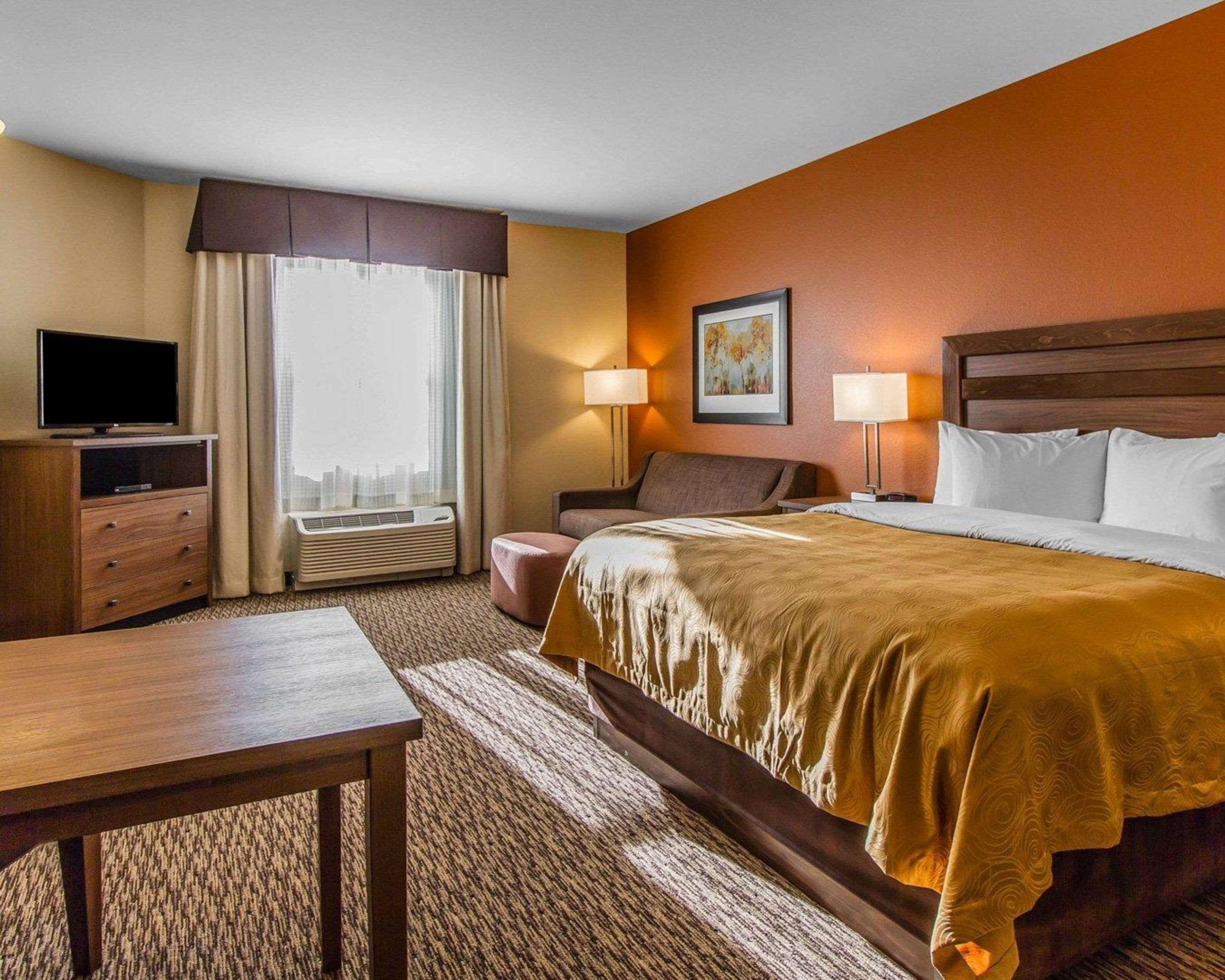 เมนสเตย์ สวีท อีเวนท์ เซ็นเตอร์ Hotel Watford City ภายนอก รูปภาพ
