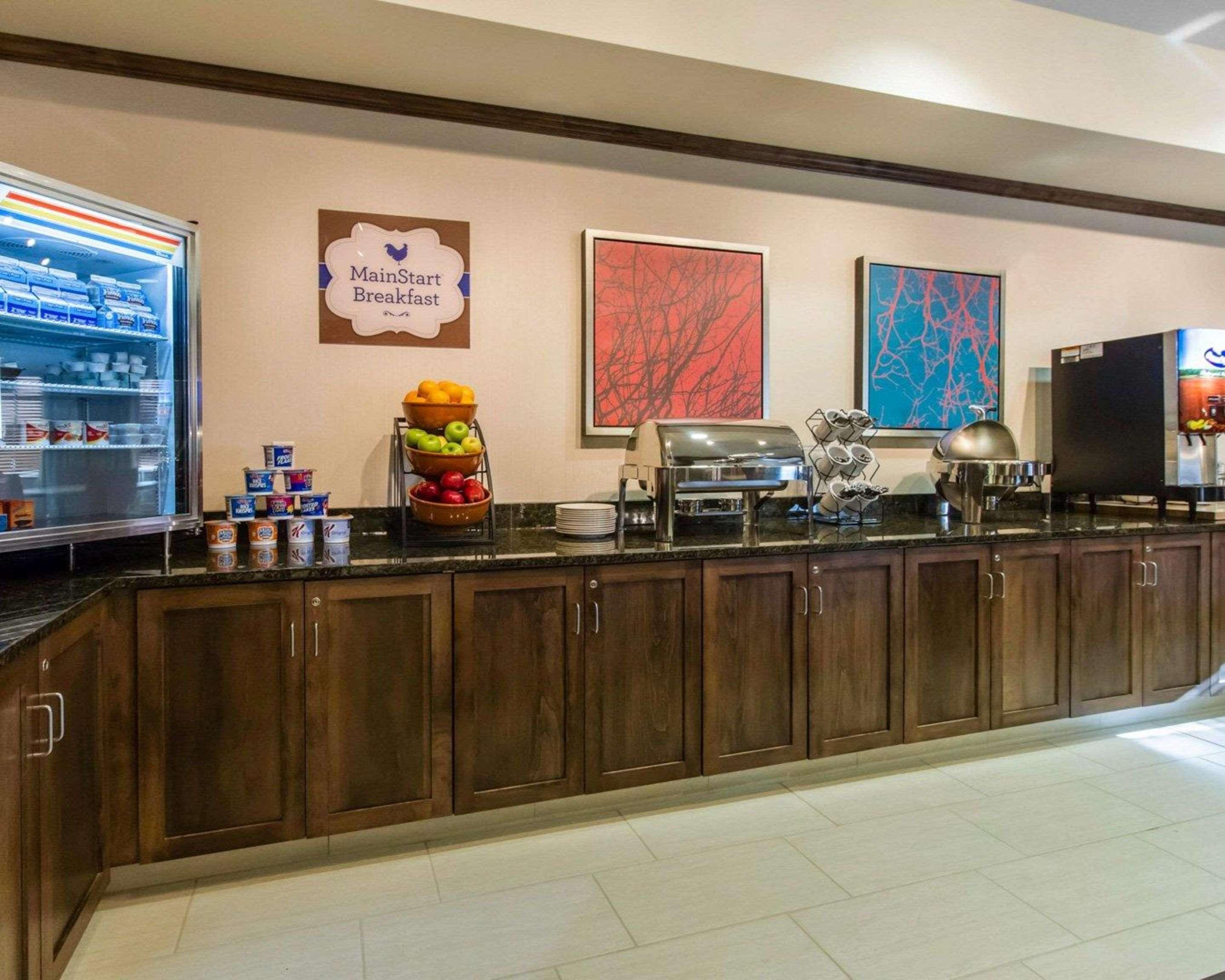 เมนสเตย์ สวีท อีเวนท์ เซ็นเตอร์ Hotel Watford City ภายนอก รูปภาพ