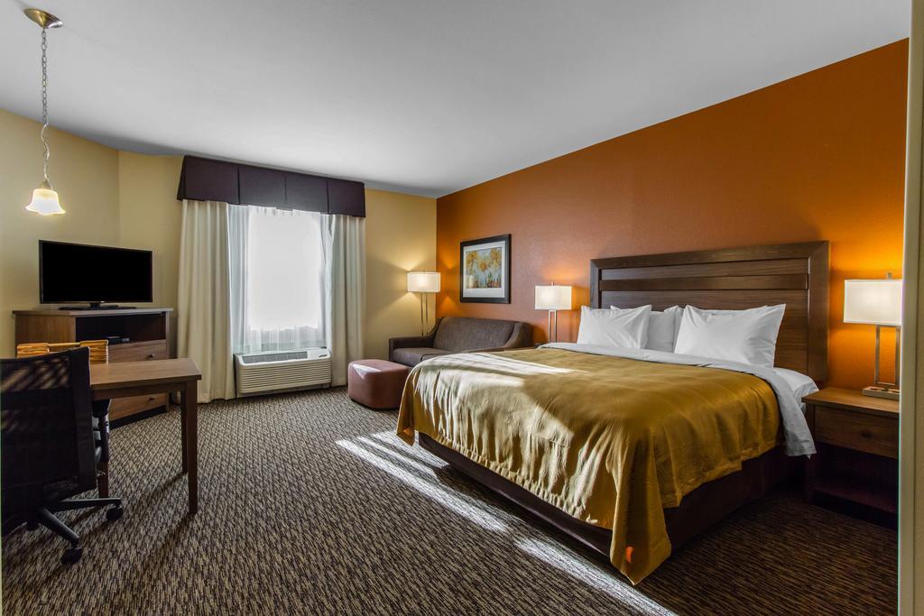 เมนสเตย์ สวีท อีเวนท์ เซ็นเตอร์ Hotel Watford City ภายนอก รูปภาพ