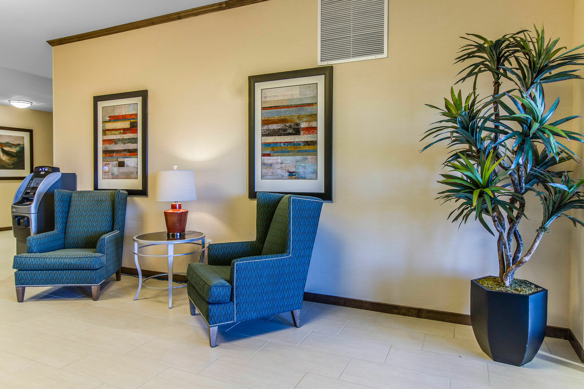 เมนสเตย์ สวีท อีเวนท์ เซ็นเตอร์ Hotel Watford City ภายนอก รูปภาพ